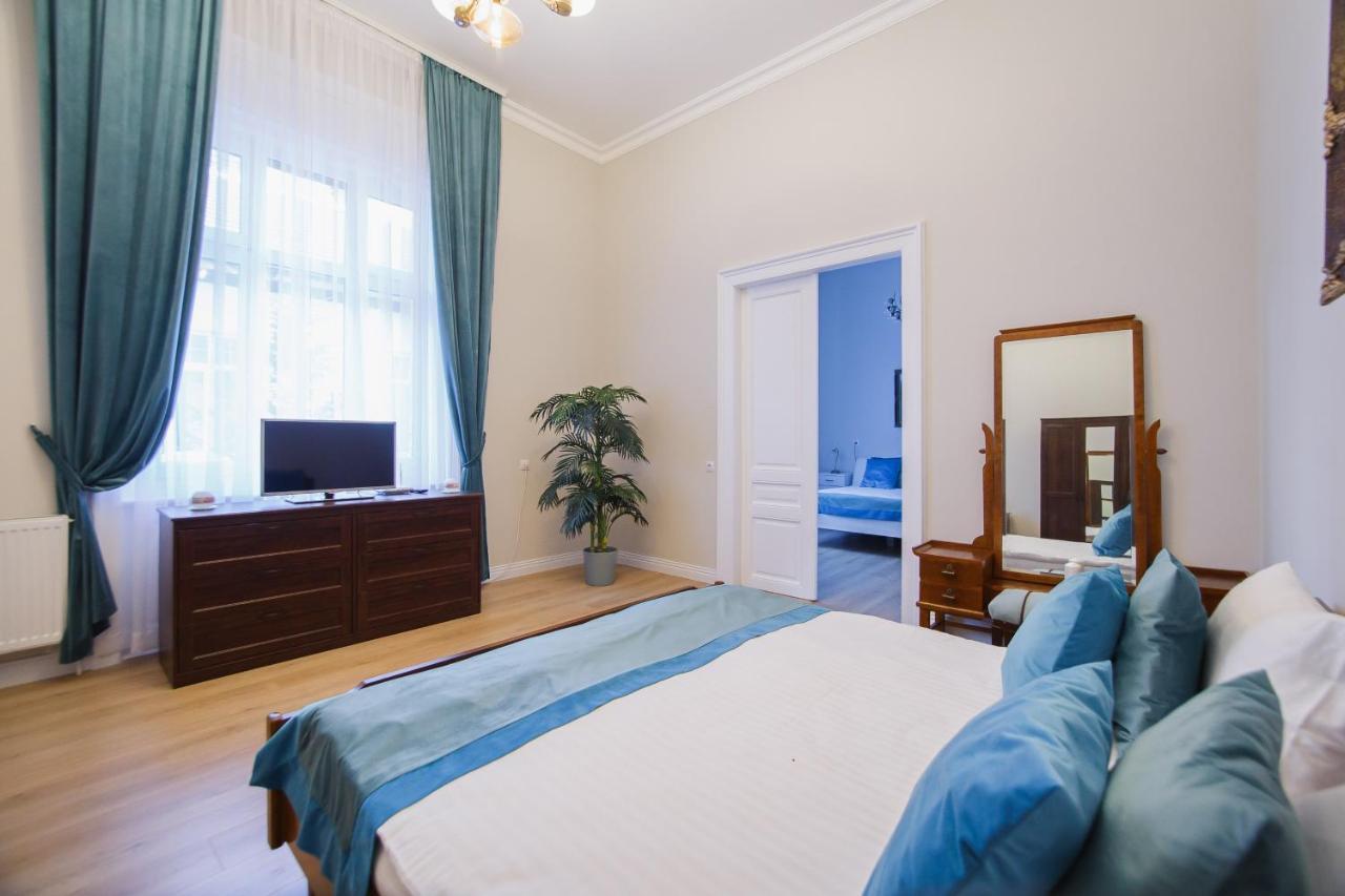 Retro City Center Home Oradea Extérieur photo