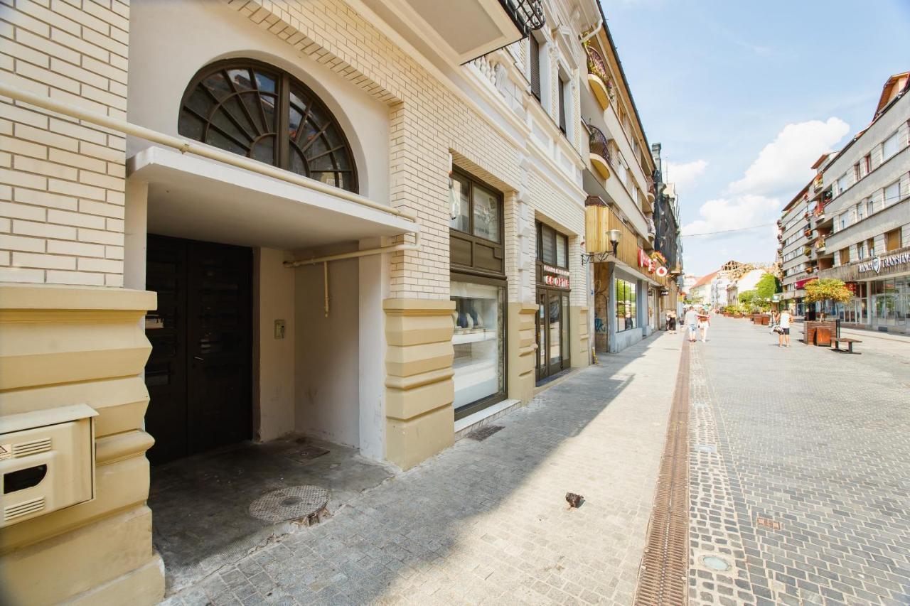 Retro City Center Home Oradea Extérieur photo
