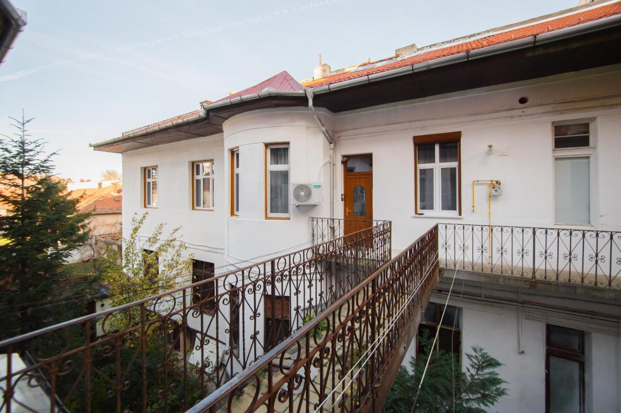 Retro City Center Home Oradea Extérieur photo